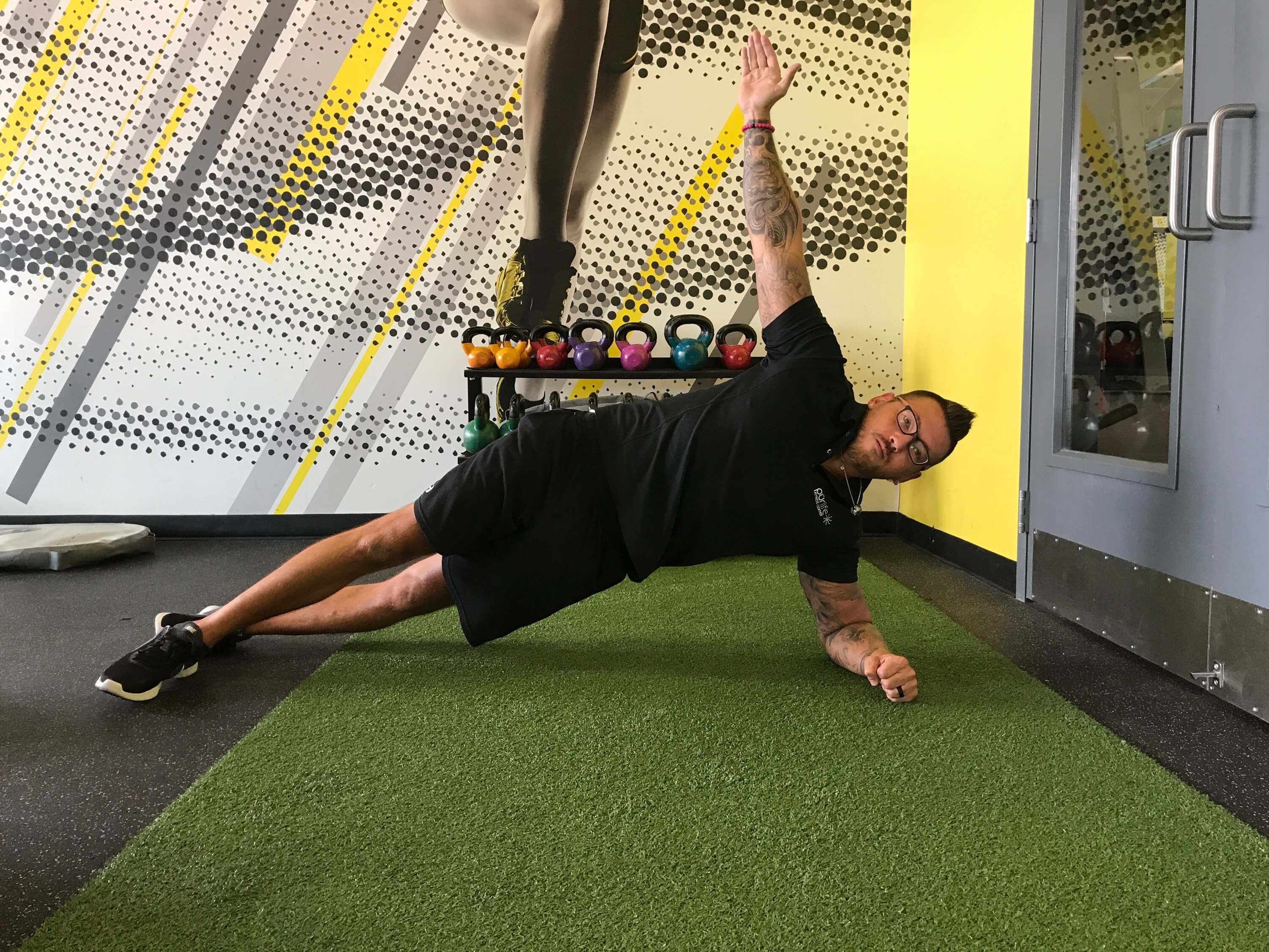 Side Plank With Rotation 1